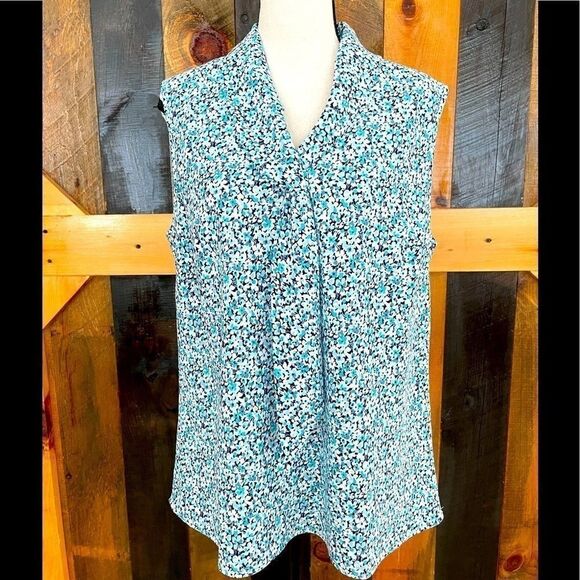 APPLESEED’S Petites sleeveless top with tie front - Picture 1 of 6